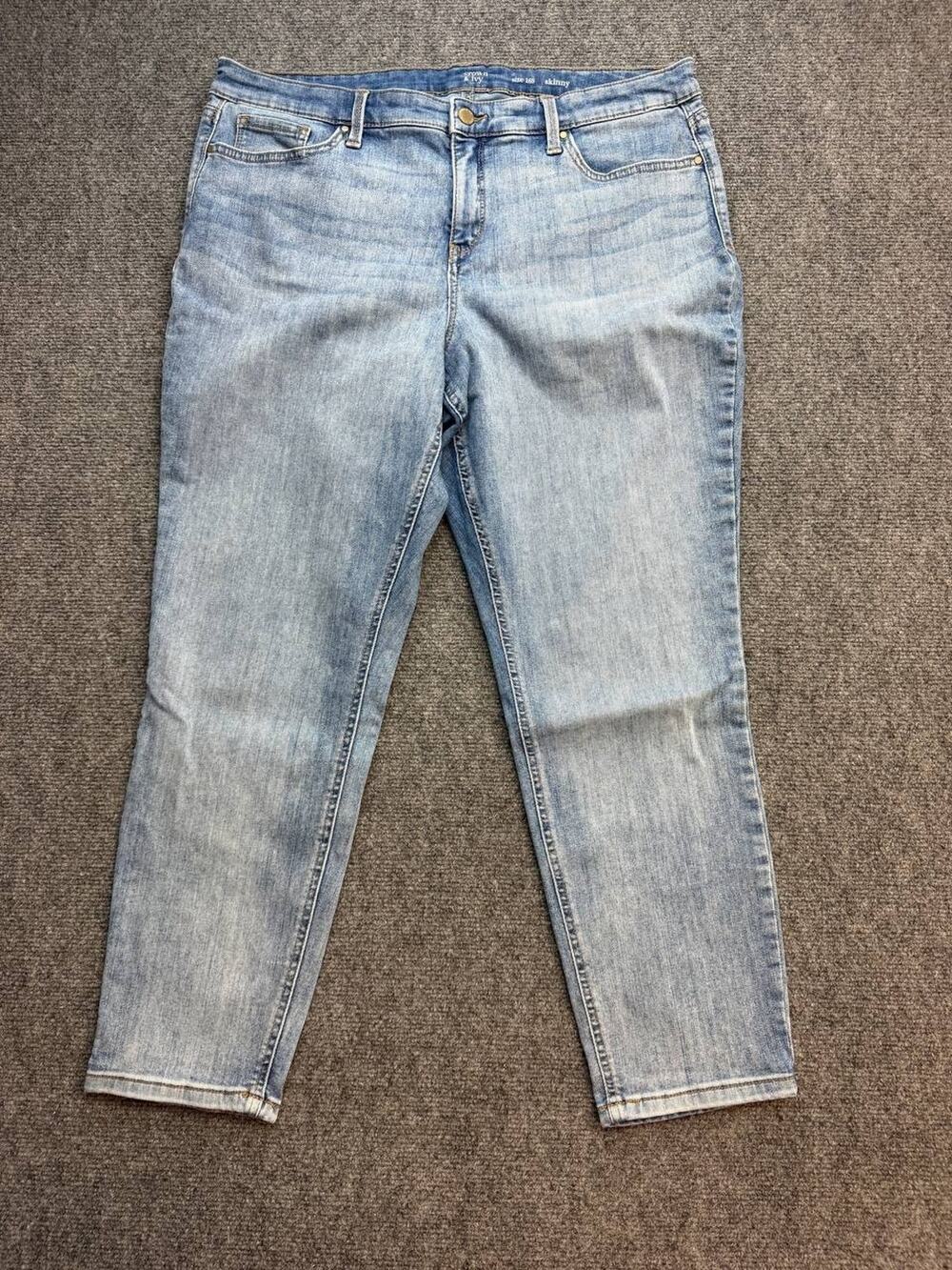 Crown & Ivy Capri Jeans Womens Size 16 Short Skinny Light Wash Denim